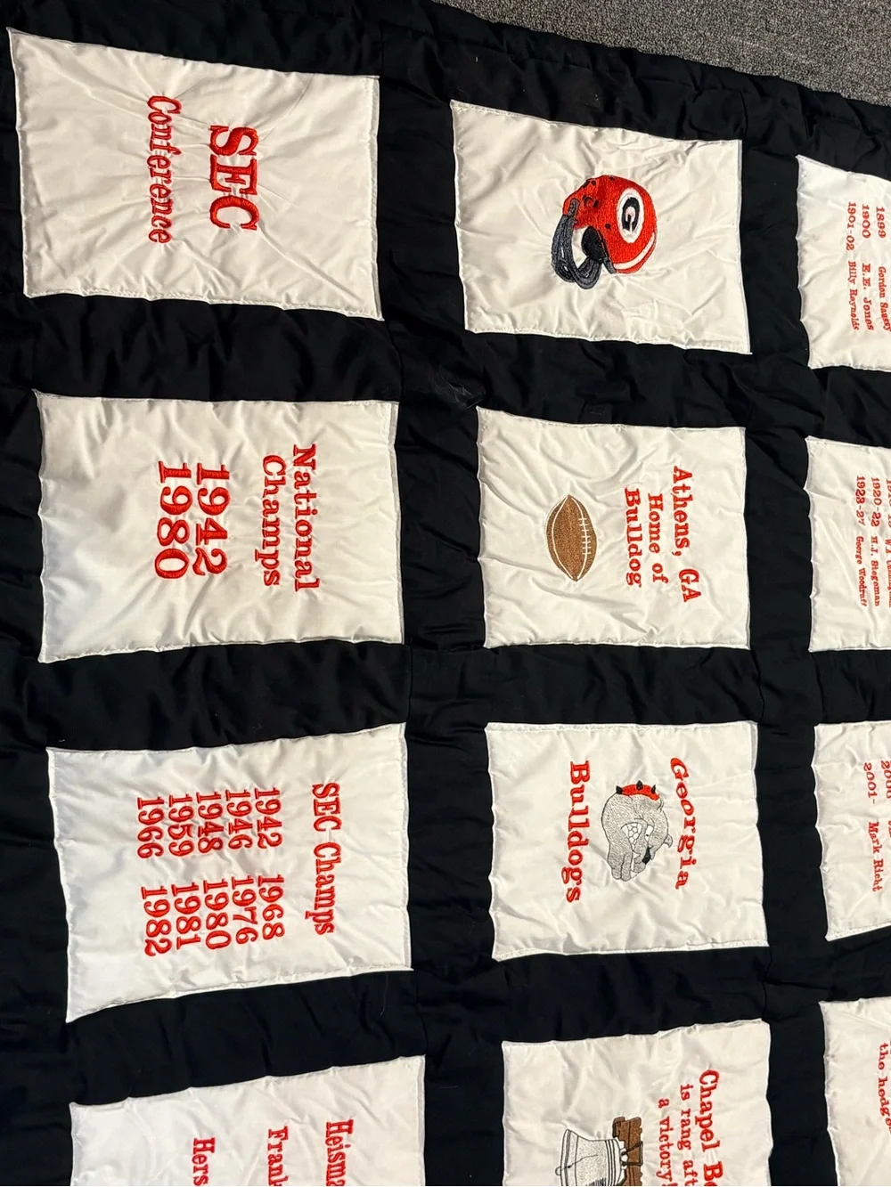 Bulldogs Patchwork Quilt - Black & White